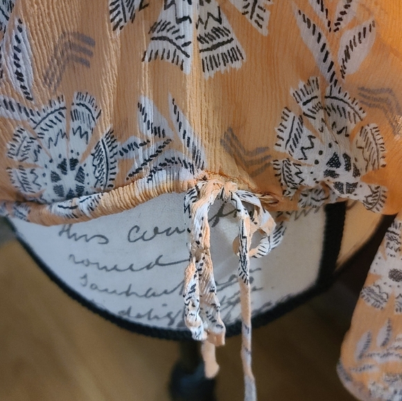 Lucky Brand sherbert orange long sleeves v neck sheer top - Picture 7 of 8